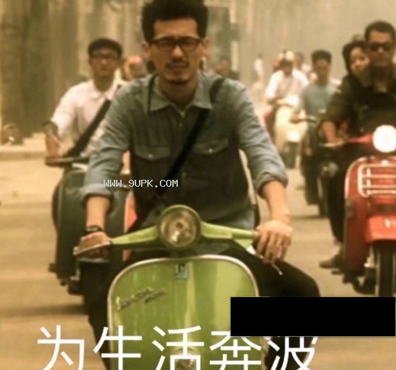 来人喂这位公子吃药qq表情包