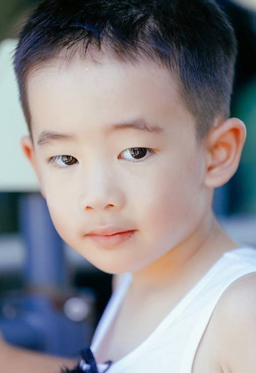 小小春jasper表情包